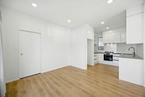 Photo of property in 43a Fitzherbert Avenue, West Harbour, Auckland, 0618