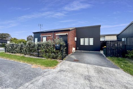 Photo of property in 12 Honour Road, Papakura, 2110