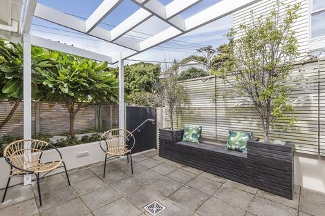 Photo of property in 30 Mantell Street, Seatoun, Wellington, 6022
