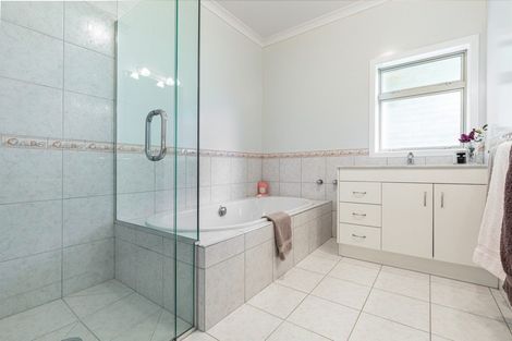 Photo of property in 143c Ingram Road, Bombay, Drury, 2579