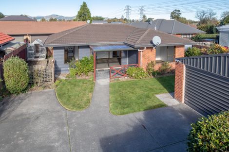 Photo of property in 83 Middlepark Road, Sockburn, Christchurch, 8042