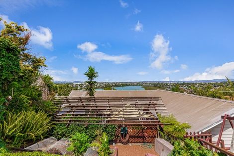 Photo of property in 17 Da Vinci Place, West Harbour, Auckland, 0618