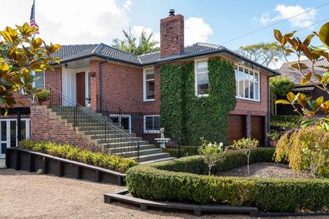 Photo of property in 10 Glenfern Road, Mellons Bay, Auckland, 2014