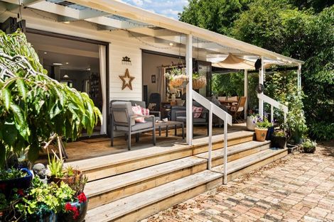 Photo of property in 23 Wharf Road, Clarks Beach, Pukekohe, 2679