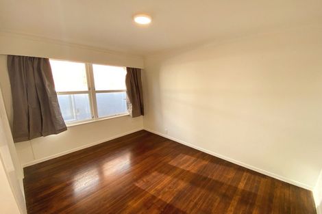 Photo of property in 30 Lawrence Crescent, Hillpark, Auckland, 2102