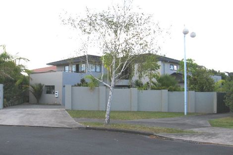 Photo of property in 16 Mistral Place, West Harbour, Auckland, 0618