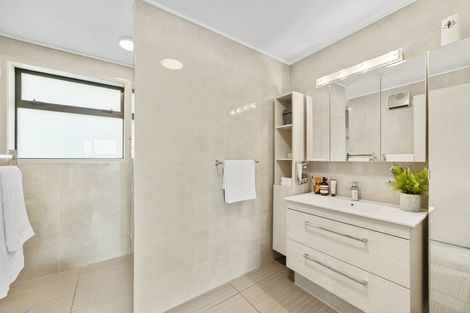 Photo of property in 216b Sutherland Road, Lyall Bay, Wellington, 6022