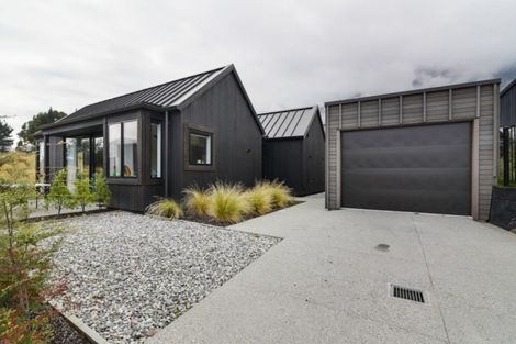Photo of property in 13 Kotuku Lane, Jacks Point, Queenstown, 9371