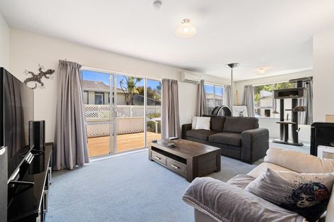 Photo of property in 2/4 Bromley Road, Bromley, Christchurch, 8062