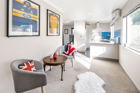 Photo of property in 29 Stewart Drive, Newlands, Wellington, 6037