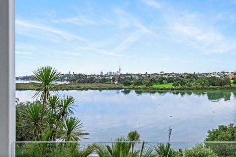 Photo of property in 1 Bangor Street, Point Chevalier, Auckland, 1022