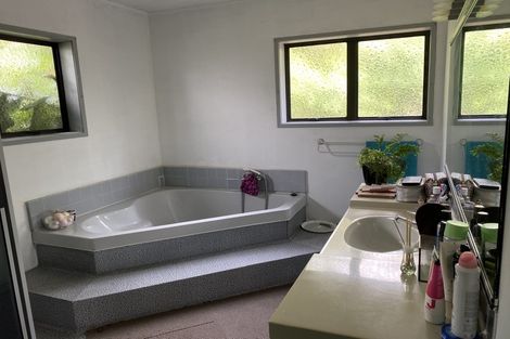 Photo of property in 1/7 Colmar Road, Mellons Bay, Auckland, 2014