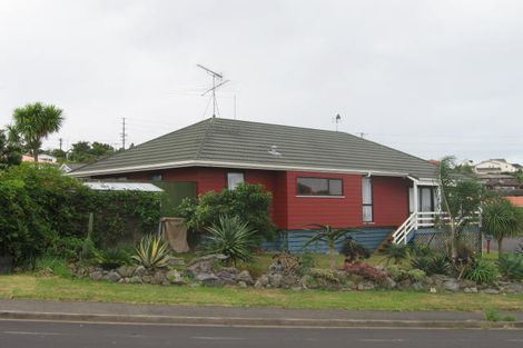 Photo of property in 38 Athena Drive, Totara Vale, Auckland, 0629