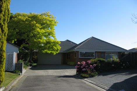 Photo of property in 7 Broadfell Avenue, Avonhead, Christchurch, 8042