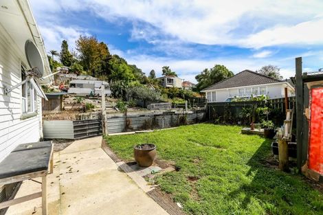 Photo of property in 35 Glenpark Avenue, Frankleigh Park, New Plymouth, 4310