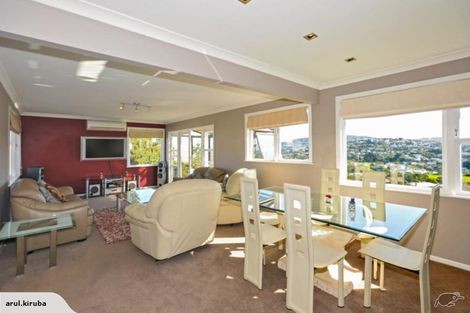 Photo of property in 48 Brooker Grove, Newlands, Wellington, 6037