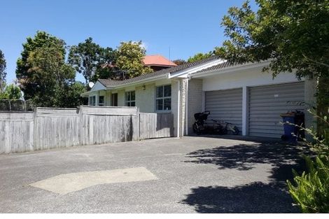 Photo of property in 1/236 Glamorgan Drive, Northcross, Auckland, 0630