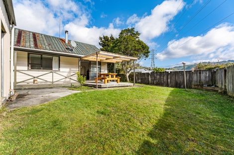 Photo of property in 2/79 Gemstone Drive, Birchville, Upper Hutt, 5018