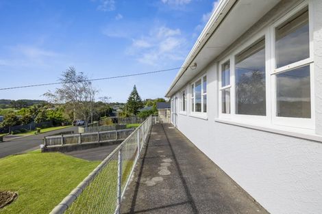 Photo of property in 10 Alberta Road, Glen Avon, New Plymouth, 4312