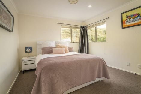 Photo of property in 29 Erlestoke Crescent, Churton Park, Wellington, 6037