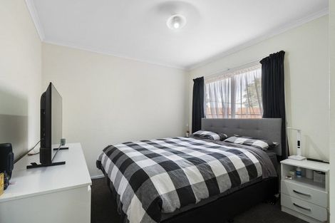 Photo of property in 71 Hillcrest Drive, Kelvin Grove, Palmerston North, 4414