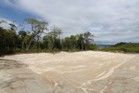 Photo of property in 80 Parawera Drive, Acacia Bay, Taupo, 3330