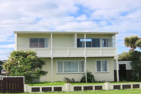 Photo of property in 25 Hartley Street, Foxton Beach, Foxton, 4815