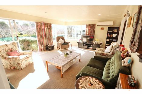 Photo of property in 69 Main North Road, Geraldine, 7930