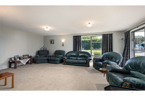 Photo of property in 84 Timaru Road, Waimate, 7924