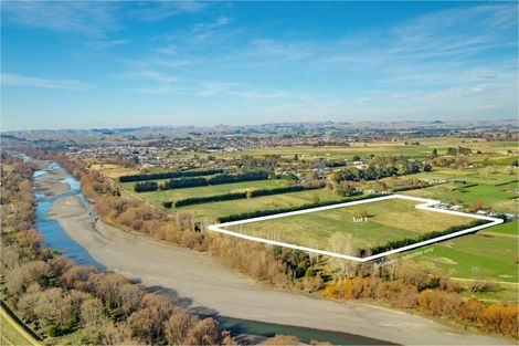 Photo of property in 2460 State Highway 2, Waipukurau, 4281