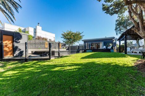 Photo of property in 16 Manly Street, Paraparaumu Beach, Paraparaumu, 5032