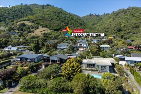 Photo of property in 13 Kotare Street, Waikanae, 5036