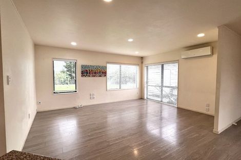 Photo of property in 33 Davington Way, Burswood, Auckland, 2013