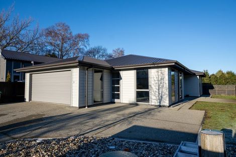 Photo of property in 3 Field View, Bradford, 9011