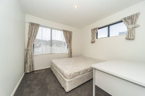 Photo of property in 2 Erskine Close, Island Bay, Wellington, 6023