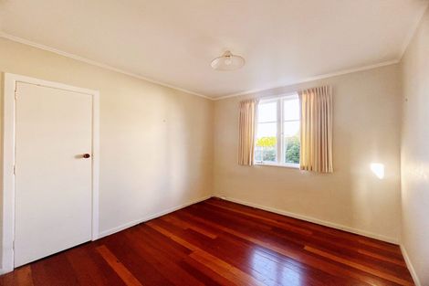 Photo of property in 15 Albert Road, Kelston, Auckland, 0602