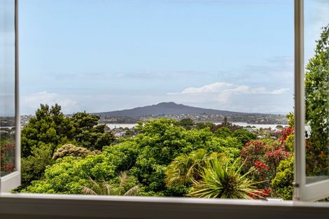 Photo of property in 73 Hinemoa Street, Birkenhead, Auckland, 0626