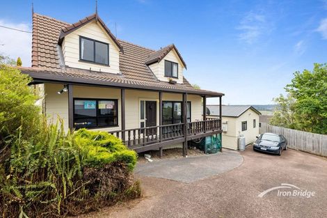 Photo of property in 166 Sunset Road, Unsworth Heights, Auckland, 0632