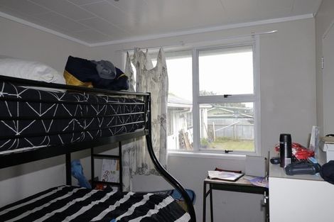 Photo of property in 25 Cross Street, Castlecliff, Whanganui, 4501