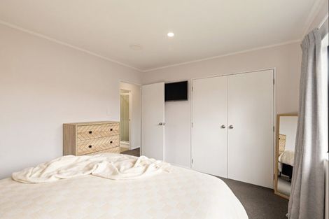 Photo of property in 100 Hillcrest Drive, Kelvin Grove, Palmerston North, 4414