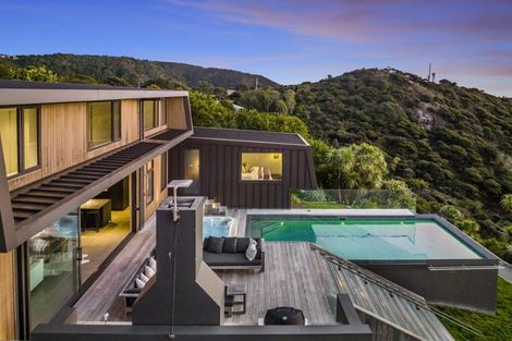 Photo of property in 81 Piha Road, Piha, New Lynn, 0772