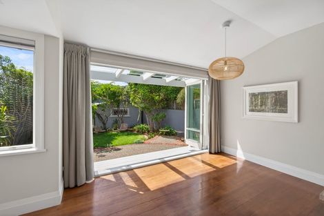 Photo of property in 11 Shelbourne Street, Nelson, 7010