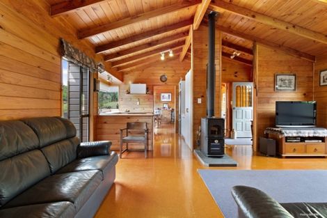 Photo of property in 39 Pipitiwai Drive, Helensville, Kaukapakapa, 0871