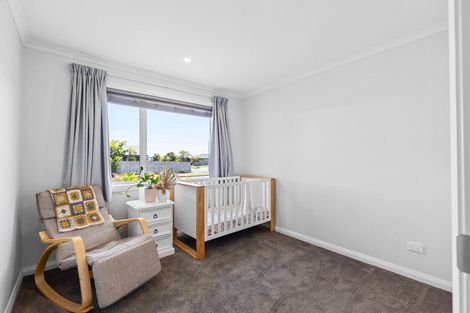 Photo of property in 6 Atlantic Drive, Fitzherbert, Palmerston North, 4410