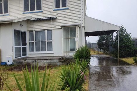 Photo of property in 26-28 Matipo Street, Castlecliff, Whanganui, 4501