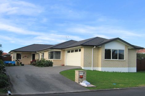 Photo of property in 20 Chalmers Close, Orewa, 0931