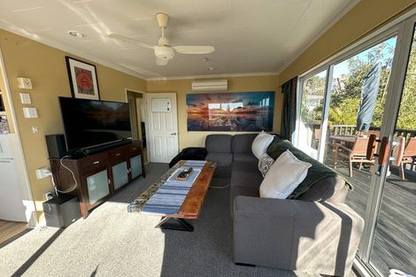 Photo of property in 8 Campion Road, Waikanae Beach, Waikanae, 5036