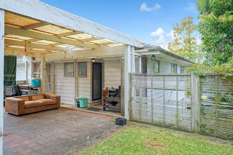 Photo of property in 1 Cedar Heights Avenue, Massey, Auckland, 0614