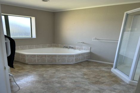 Photo of property in 4 Loader Place, Tawhero, Whanganui, 4501