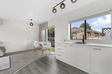 Photo of property in 2/36 Trentham Road, Papakura, 2110